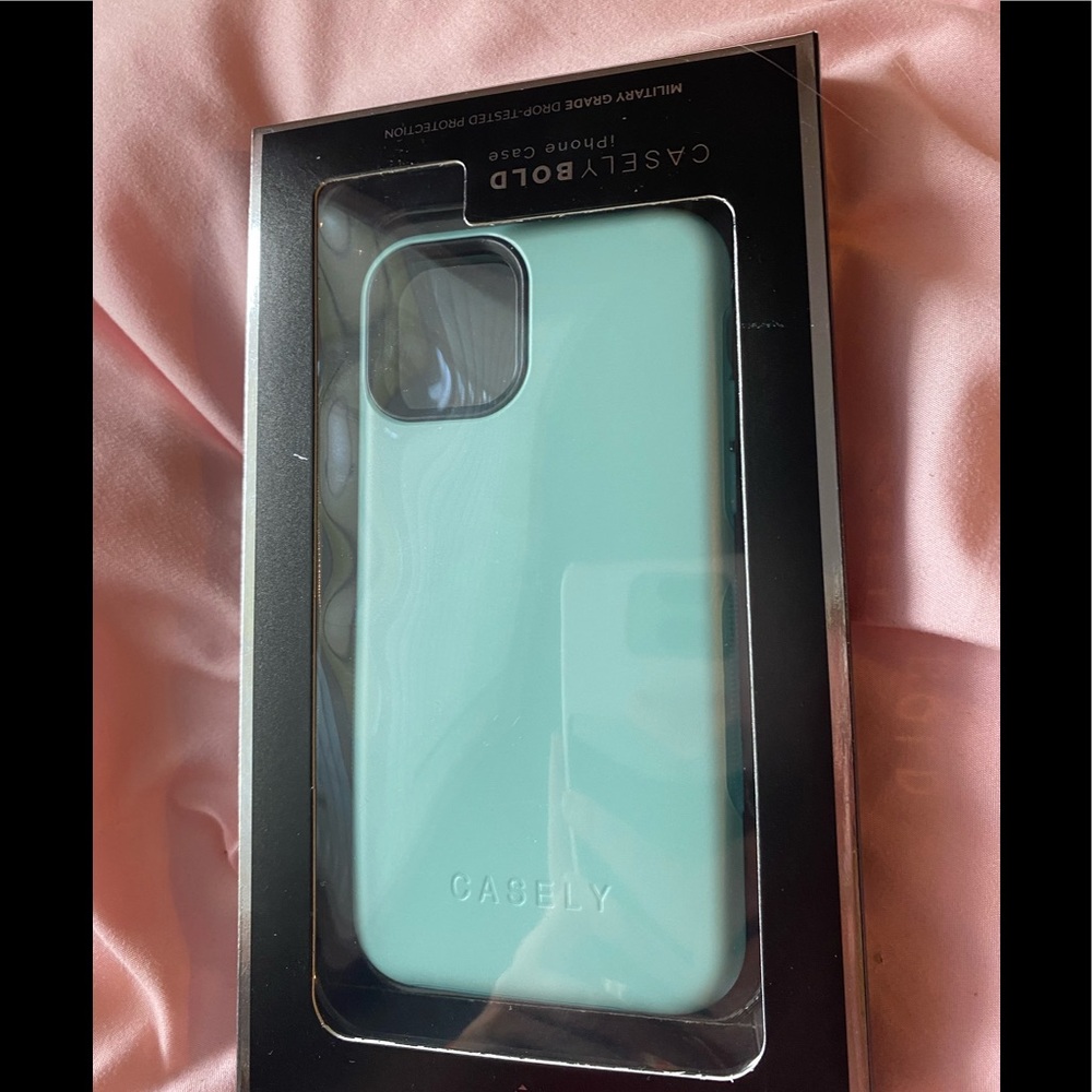 iPhone case - Picture 3 of 3